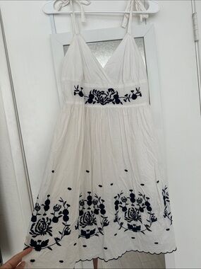 Minuet Petite White Midi Dress with Navy Floral Embroidery